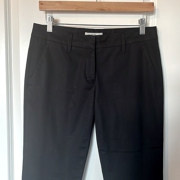 Prada
Black Nylon Straight Leg Trouser
IT 40 - Picture 4 of 10